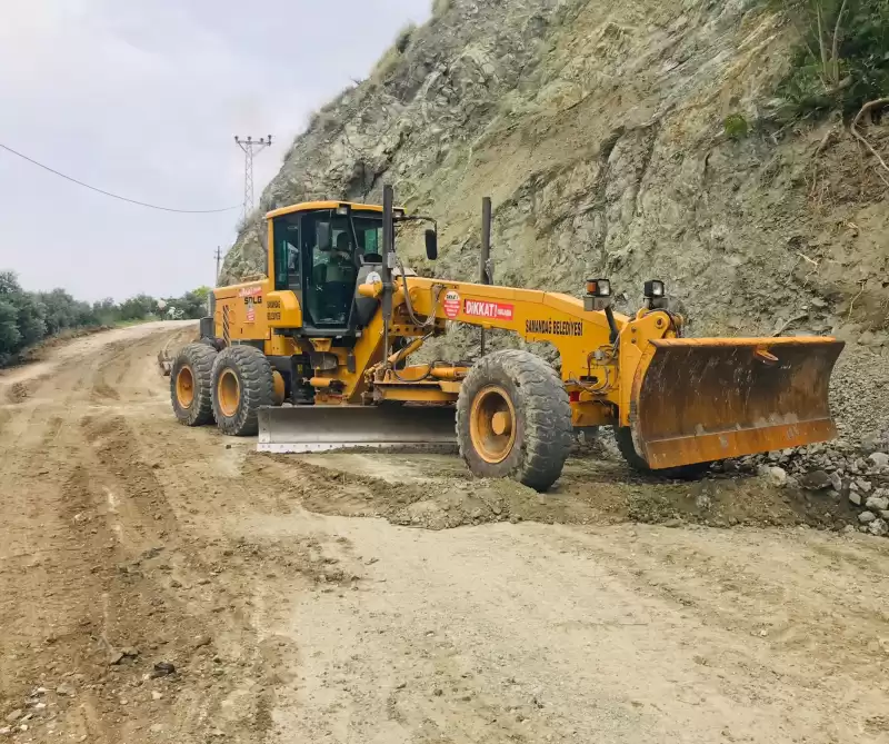 FEN İŞLERİ EKİPLERİMİZCE 10 MAHALLEMİZDE EŞZAMANLI ÇALIŞMALARIMIZI SÜRDÜRÜYORUZ.